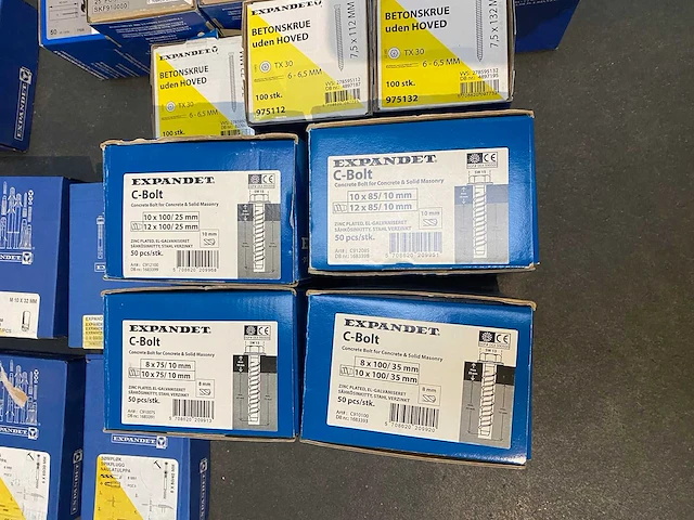 65 dozen schroeven en pluggen, expandet en derfix. diverse maten en modellen - afbeelding 2 van  11