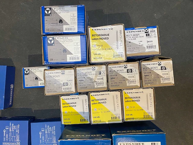 65 dozen schroeven en pluggen, expandet en derfix. diverse maten en modellen - afbeelding 3 van  11