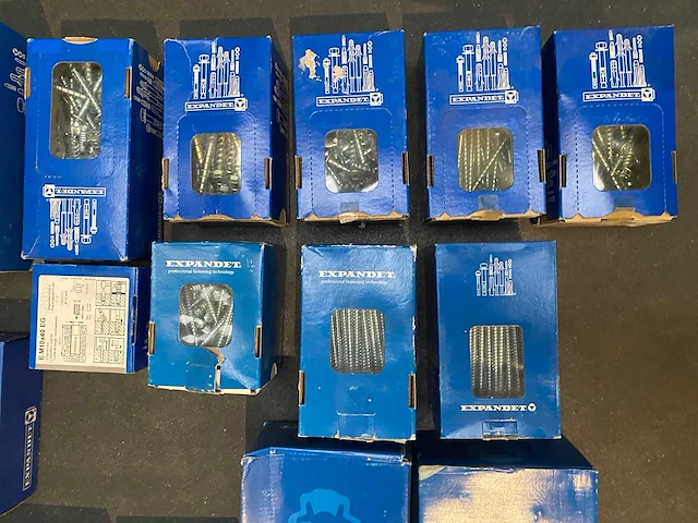 65 dozen schroeven en pluggen, expandet en derfix. diverse maten en modellen - afbeelding 10 van  11