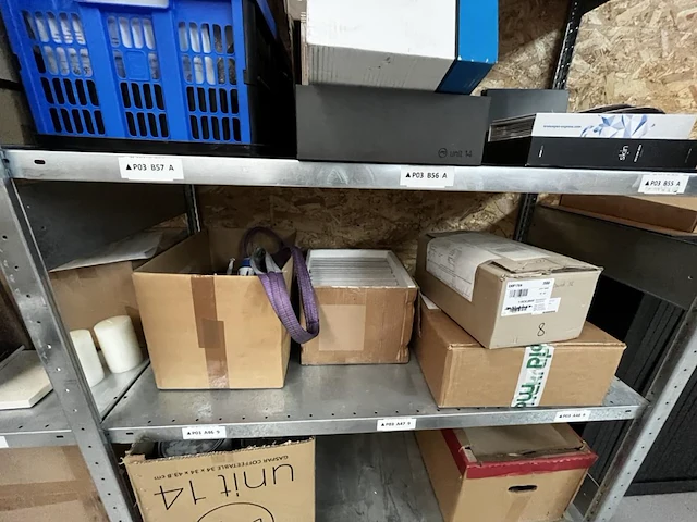 6,5 lm alu magazijnrekken met inhoud - afbeelding 4 van  9