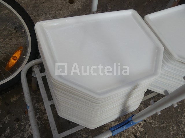 65 witte plastic kantinebakken - afbeelding 2 van  4