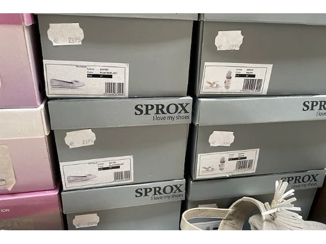 66 paar damesschoenen - afbeelding 3 van  7