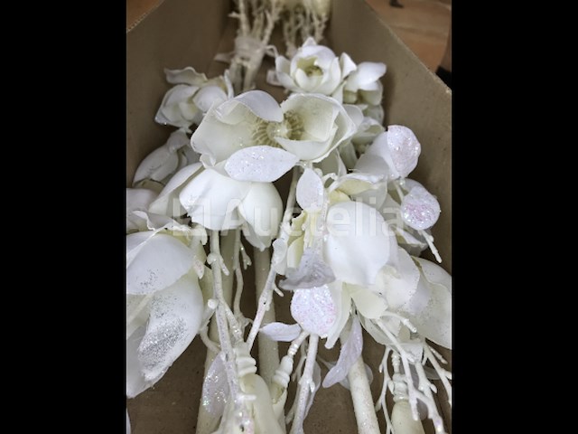 66 takken magnolia bloemen - afbeelding 1 van  5
