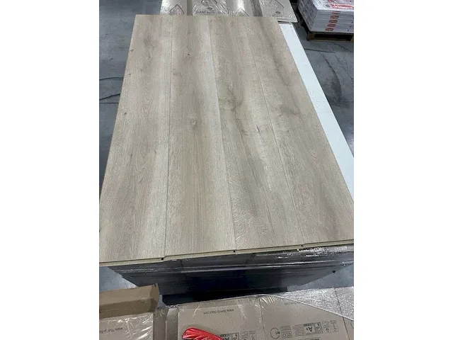 67,20 m² laminaat 8 mm - afbeelding 1 van  3