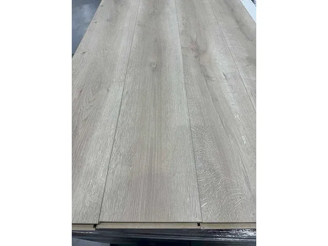 67,20 m² laminaat 8 mm - afbeelding 2 van  3