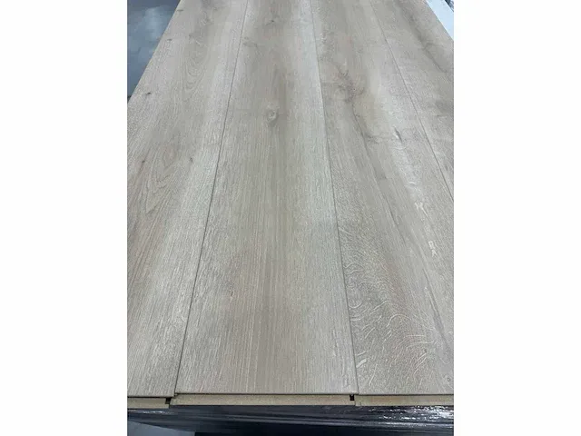 67,20 m² laminaat 8 mm - afbeelding 2 van  3