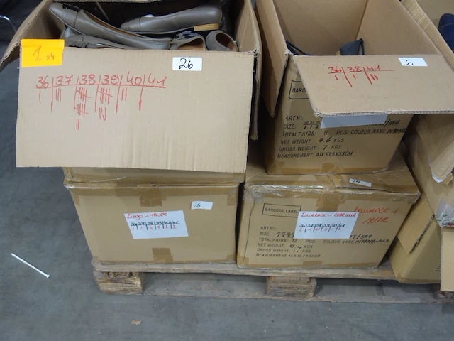 67x diverse schoenen - afbeelding 6 van  6