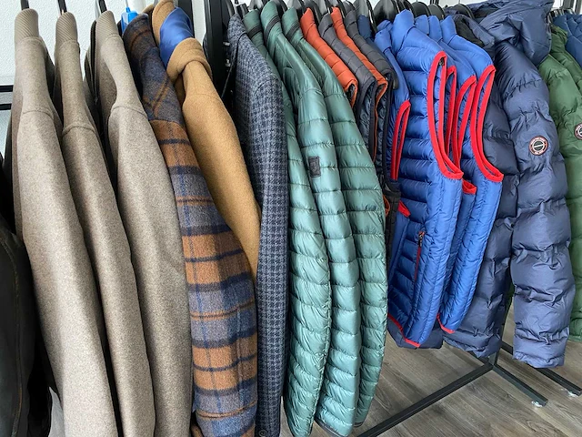 67x jassen en bodywarmers. diverse maten, modelen en merken - afbeelding 14 van  20