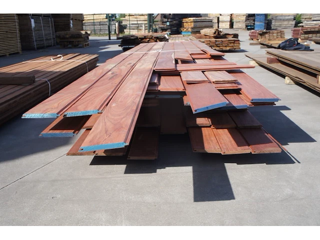 68,06 m² padouk gevelbekleding - afbeelding 3 van  5