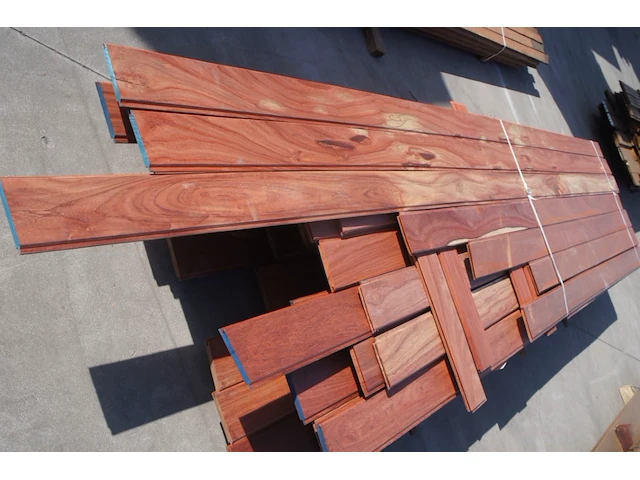 68,06 m² padouk gevelbekleding - afbeelding 4 van  5
