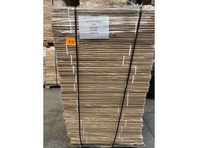 68,67 m² massief eiken visgraat 15mm - afbeelding 1 van  7