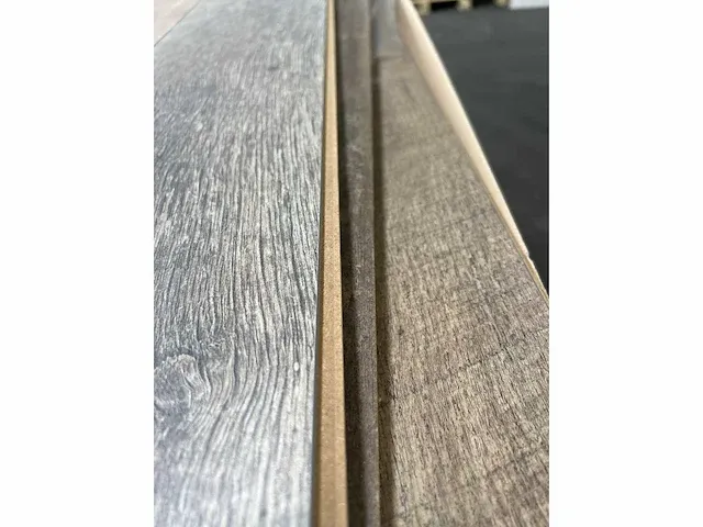 69 m2 laminaatvloer 10mm - afbeelding 2 van  3
