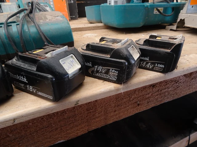 6x accu makita + 4x lader - afbeelding 3 van  4