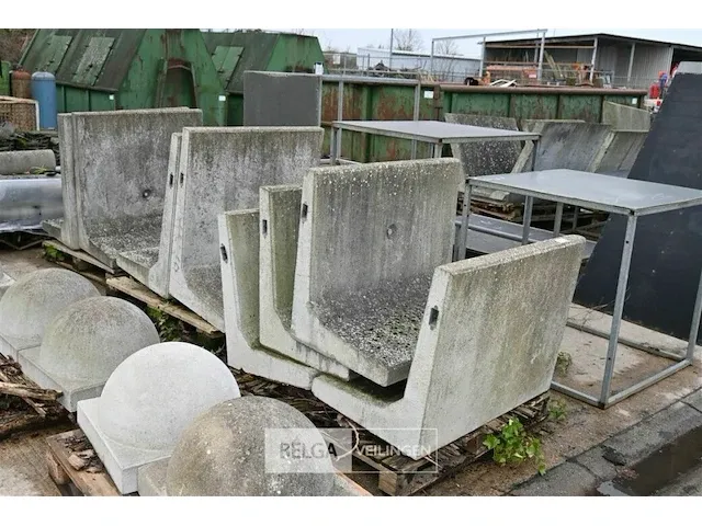 6x betonnen afschermers l-vorm 100x60x75 - afbeelding 1 van  2