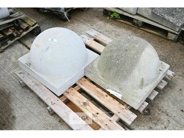 6x bolvormige betonnen afschermers 55x55x42 - afbeelding 3 van  5