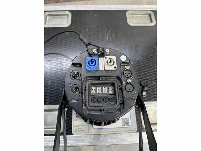 6x briteq stage beamer mk2, led projector 14x3w rgb - afbeelding 2 van  3