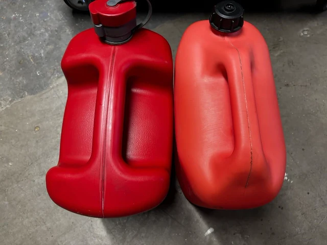 6x diverse brandstoftanks - afbeelding 4 van  4