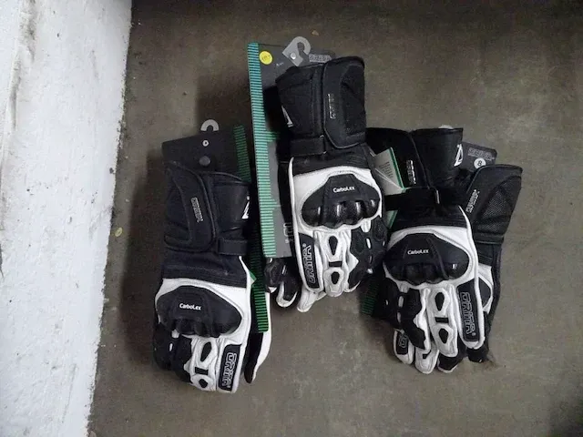 6x diverse grijpbakken motorhandschoenen - afbeelding 28 van  32