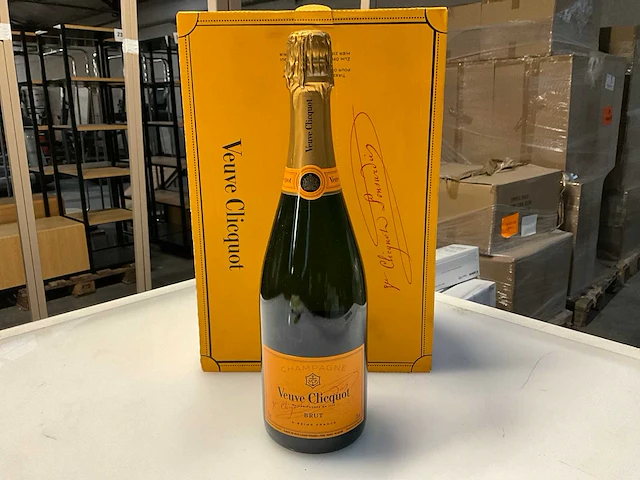 6x fles champagne veuve clicquot brut - afbeelding 1 van  5