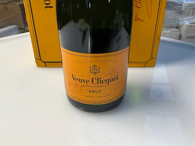6x fles champagne veuve clicquot brut - afbeelding 2 van  5