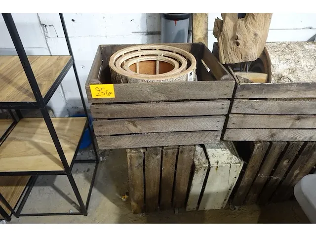 6x houten kisten met standbeeld en boomdecoratie - afbeelding 2 van  3