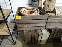 6x houten kisten met standbeeld en boomdecoratie - afbeelding 2 van  3