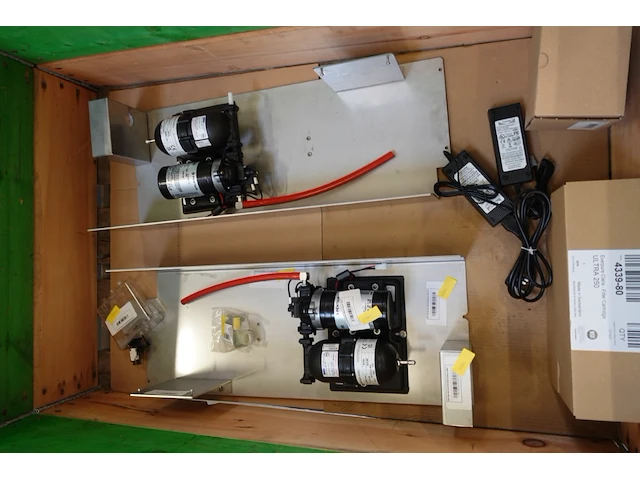 6x pallet diverse assemblagematerialen - afbeelding 1 van  7