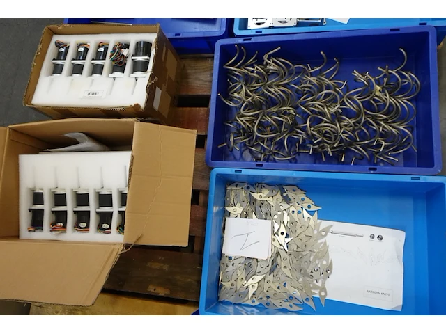 6x pallet diverse assemblagematerialen - afbeelding 4 van  7