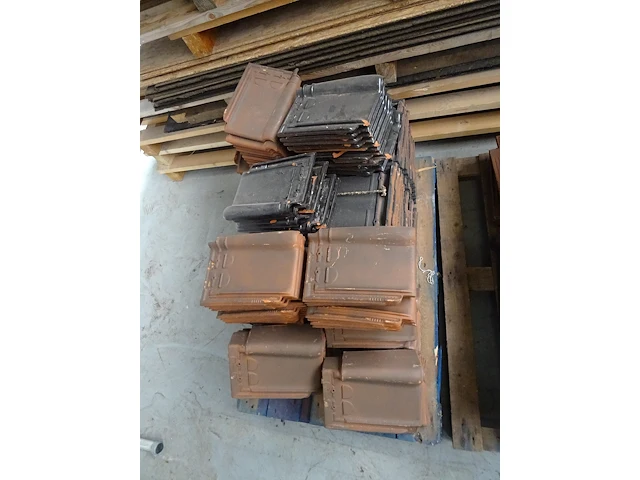 6x pallet diverse dakpannen - afbeelding 10 van  23