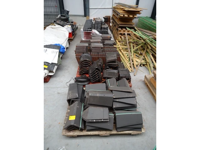6x pallet diverse dakpannen - afbeelding 1 van  23