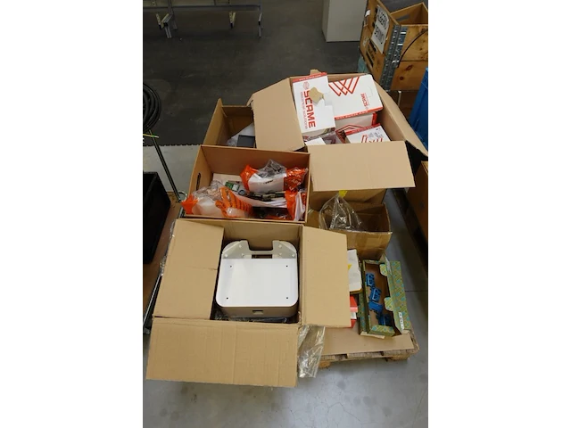 6x pallet diverse onderdelen voor laadpalen - afbeelding 5 van  21