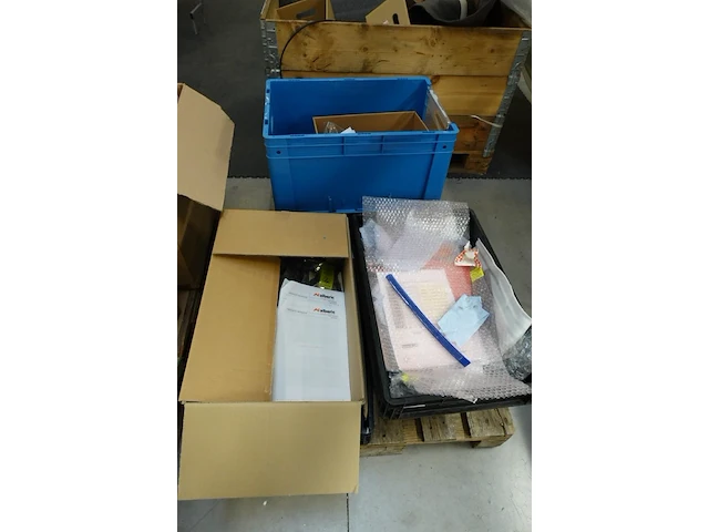 6x pallet diverse onderdelen voor laadpalen - afbeelding 13 van  21