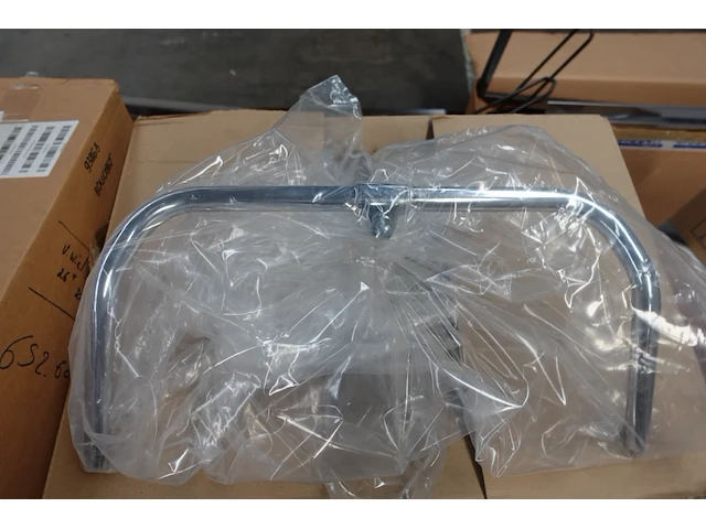 6x pallet diverse toebehoren fietsenwinkel - afbeelding 11 van  27