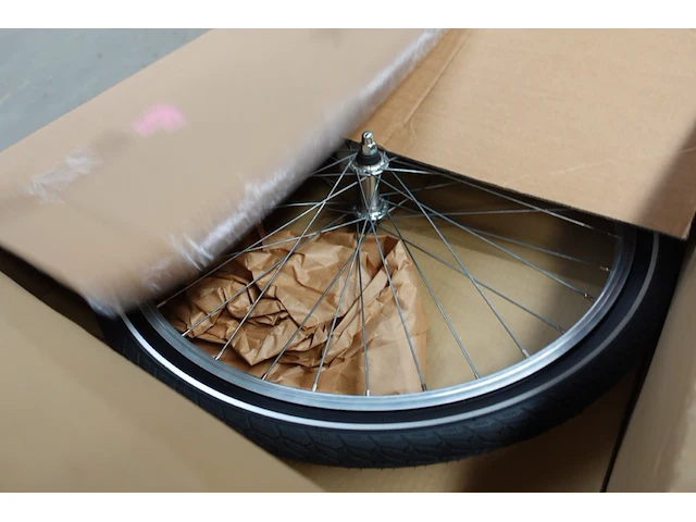 6x pallet diverse toebehoren fietsenwinkel - afbeelding 12 van  27