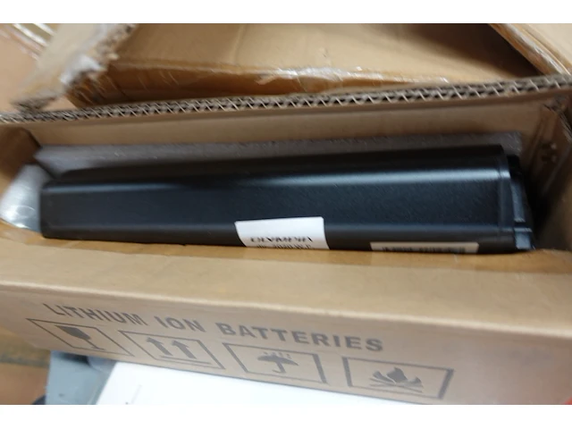 6x pallet diverse toebehoren fietsenwinkel - afbeelding 14 van  27