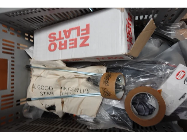 6x pallet diverse toebehoren fietsenwinkel - afbeelding 18 van  27
