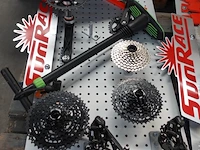 6x pallet diverse toebehoren fietsenwinkel - afbeelding 1 van  27