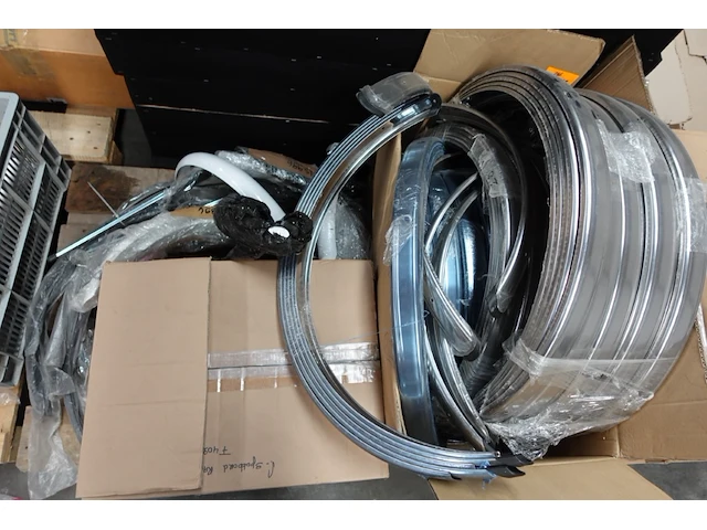 6x pallet diverse toebehoren fietsenwinkel - afbeelding 21 van  27