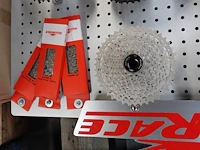 6x pallet diverse toebehoren fietsenwinkel - afbeelding 5 van  27