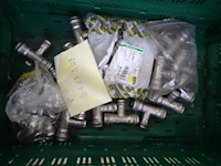 6x stapelbare kunststof bak + inhoud - afbeelding 2 van  10