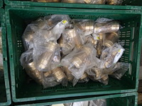 6x stapelbare kunststof bak + inhoud - afbeelding 8 van  10