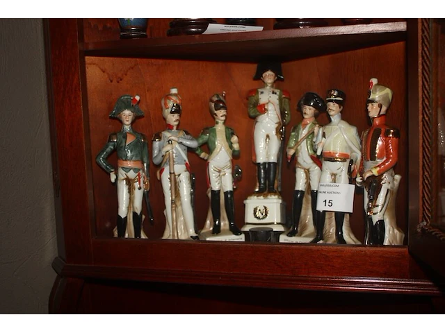 7 beeldjes in napoleon porselein - afbeelding 3 van  3