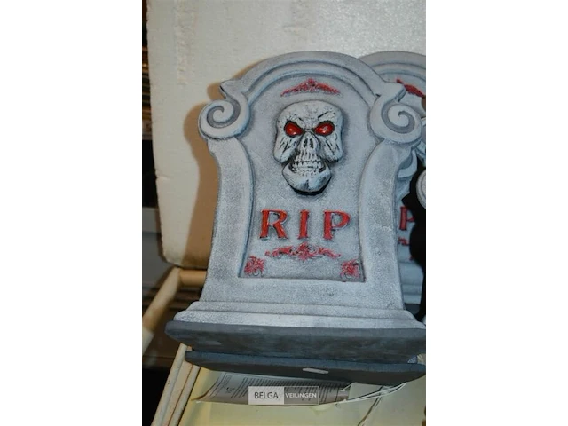 ±7 deco rip grafstenen met licht - afbeelding 3 van  4
