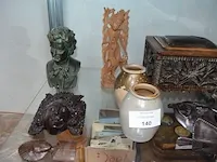 7 diverse boeken, houten kistje, 2 potjes, 6 sierstukken - afbeelding 4 van  9
