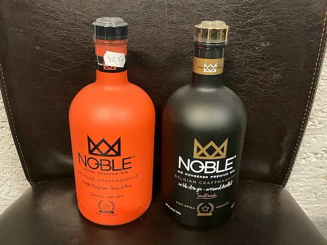 7 diverse flessen gin noble - afbeelding 1 van  2
