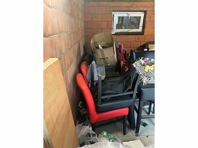 7 diverse skailederen banken + 32 diverse skailederen stoelen - afbeelding 4 van  12