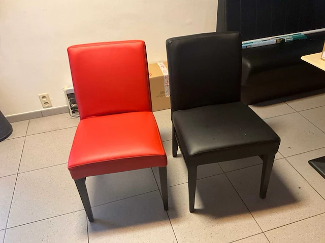 7 diverse skailederen banken + 32 diverse skailederen stoelen - afbeelding 9 van  12