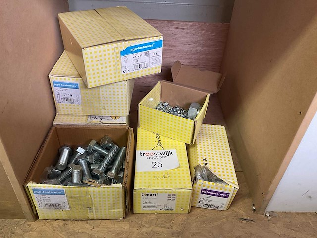 7 dozen bevestigingsmaterialen - afbeelding 1 van  8