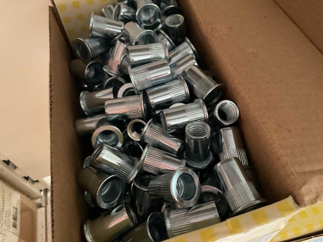 7 dozen blindmoeren - afbeelding 2 van  3