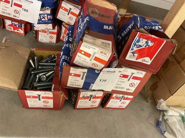 7 dozen bouten - afbeelding 1 van  4